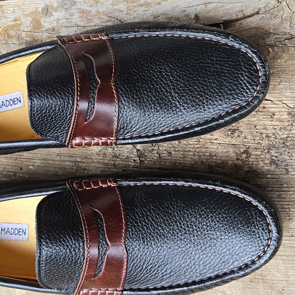 STEVE MADDEN. Mens Black and Brown Leather Loafers. Size 10.5D. NWOT. - Picture 2 of 13